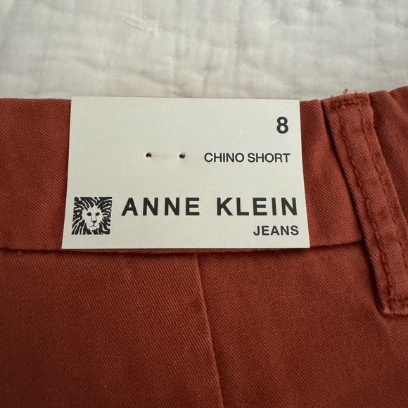 Anne Klein Jeans  - Chino Shorts in Antique Red/Rust Size 8 -NEW with tags - Picture 6 of 9